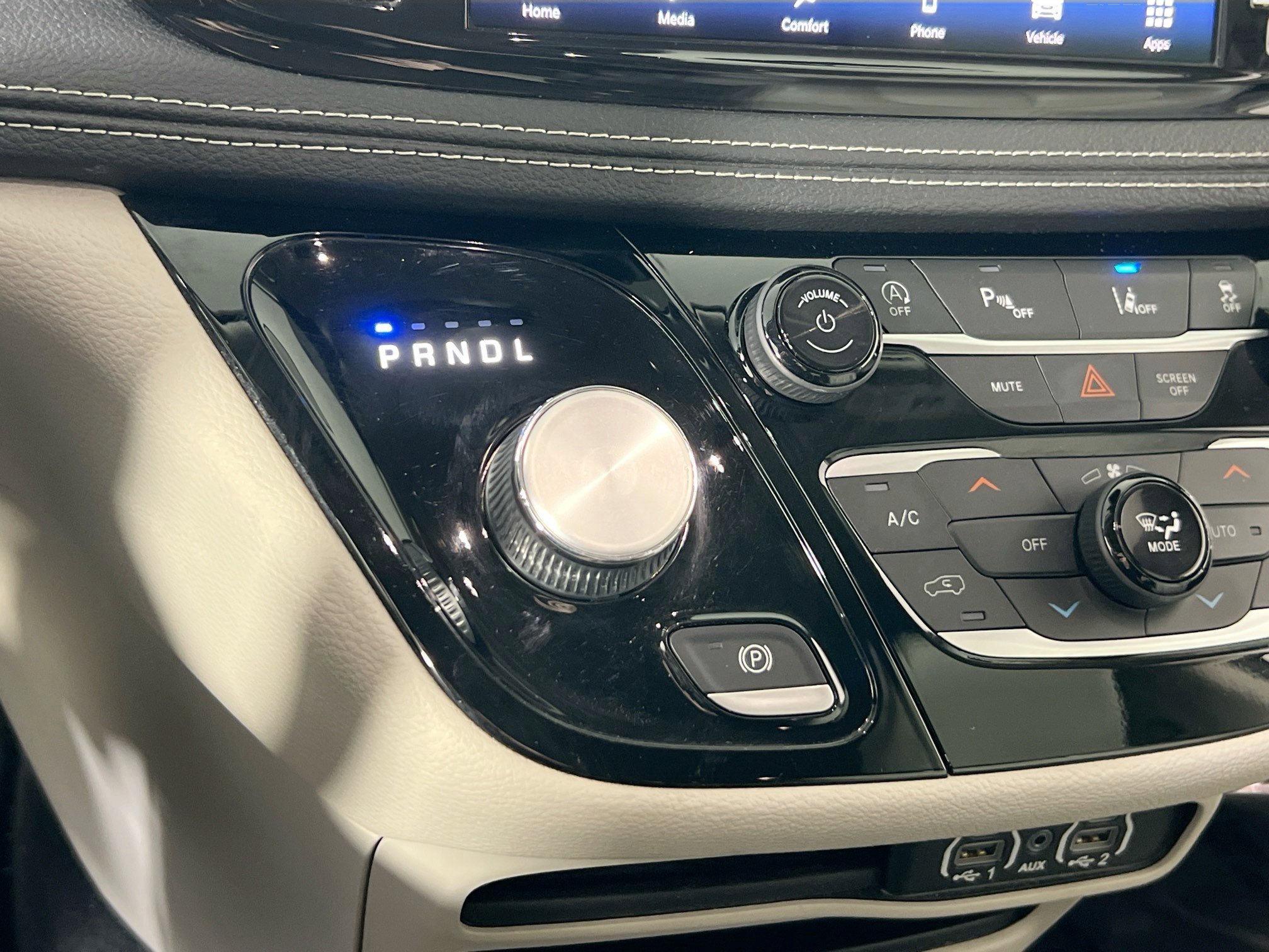 Used 2021 Chrysler Pacifica Touring-L image 16