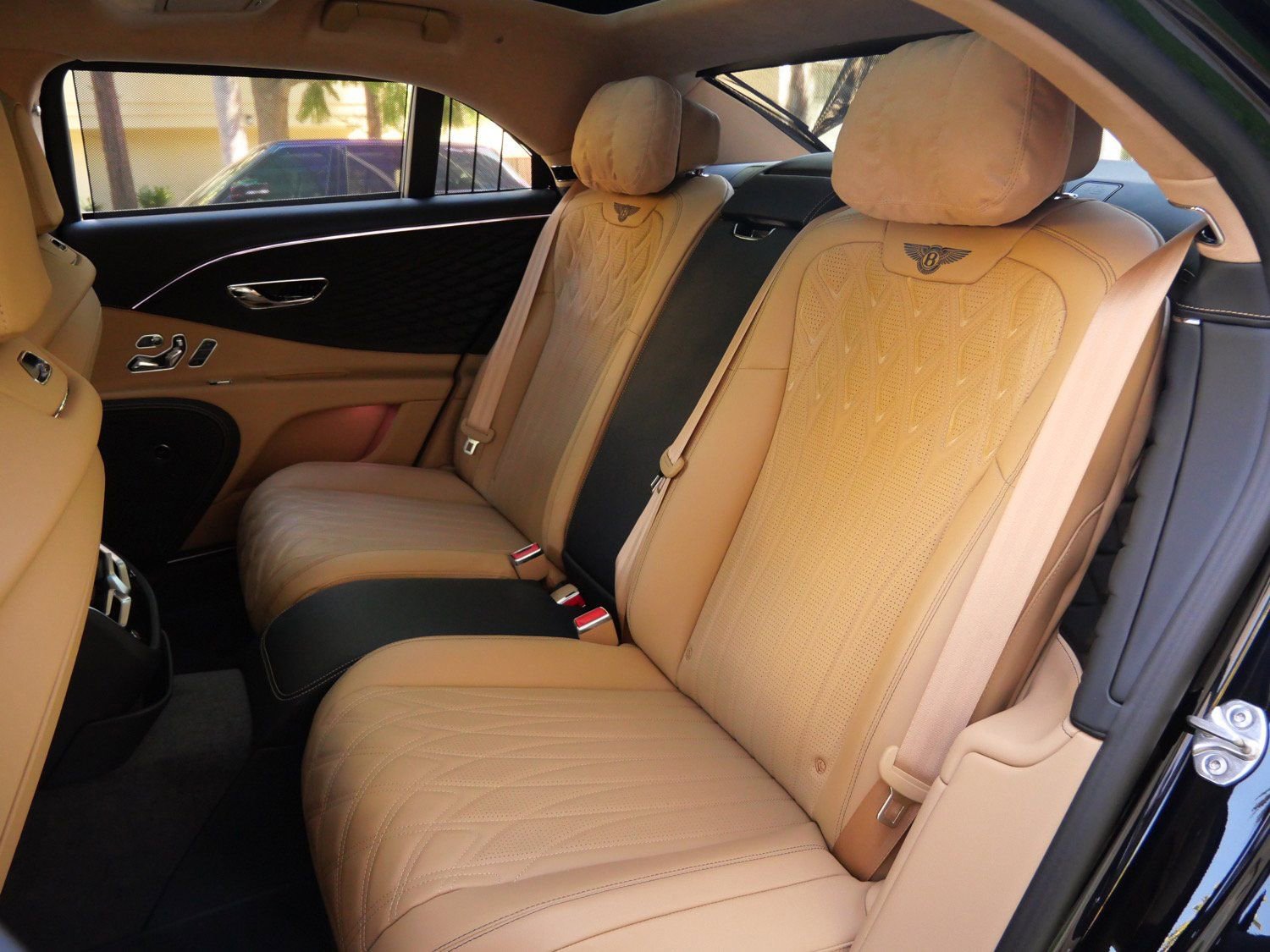 New 2026 Bentley Flying Spur Azure image 22