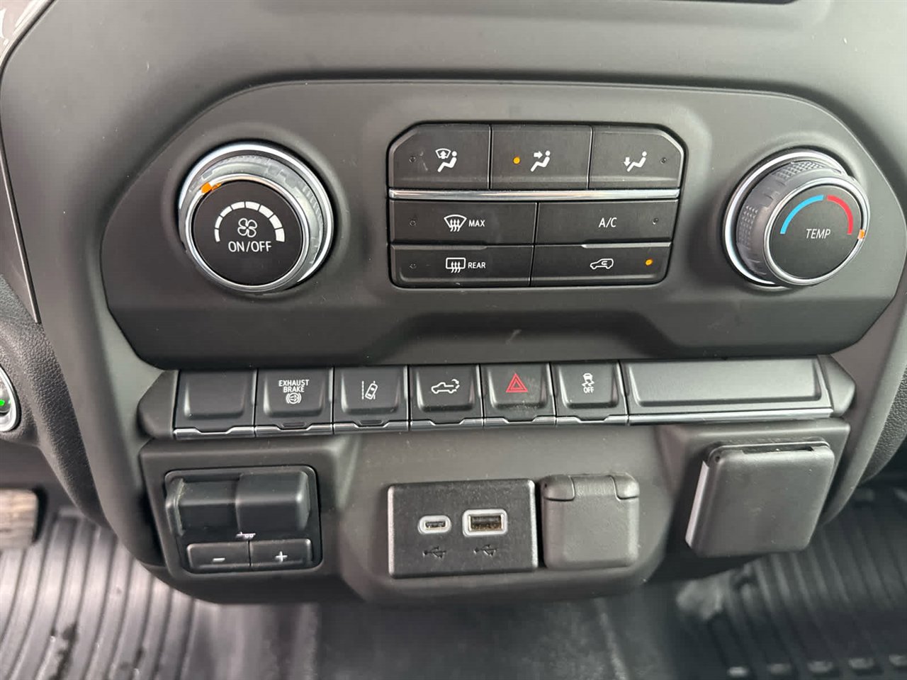 Used 2025 Chevrolet Silverado 3500 W/T w/ WT Convenience Package image 17