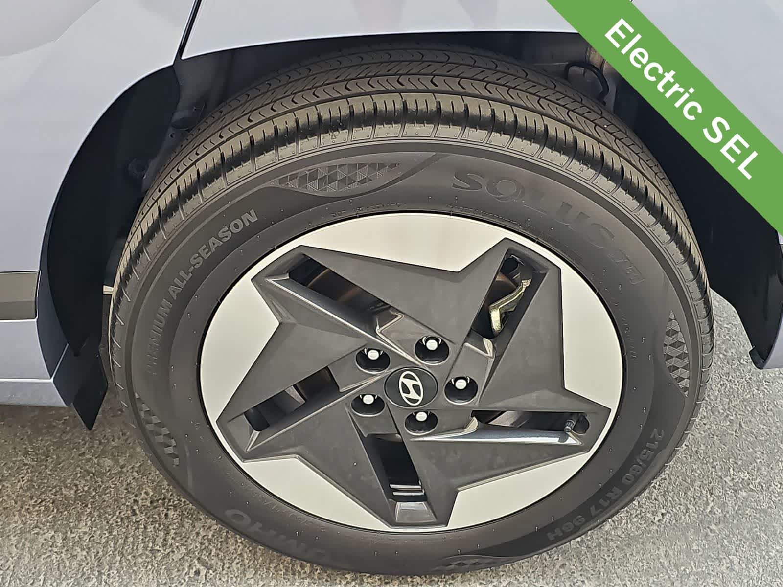 Certified 2024 Hyundai Kona SEL FWD image 12