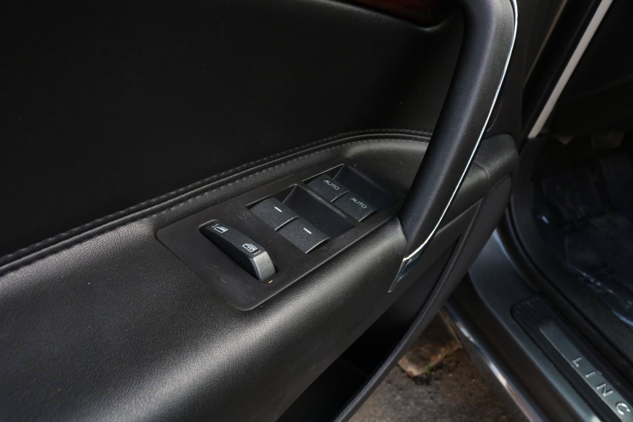 Used 2011 Lincoln MKZ FWD image 20
