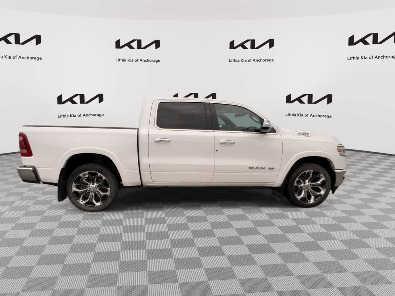 Used 2019 RAM 1500 Laramie Longhorn AWD/4WD image 9