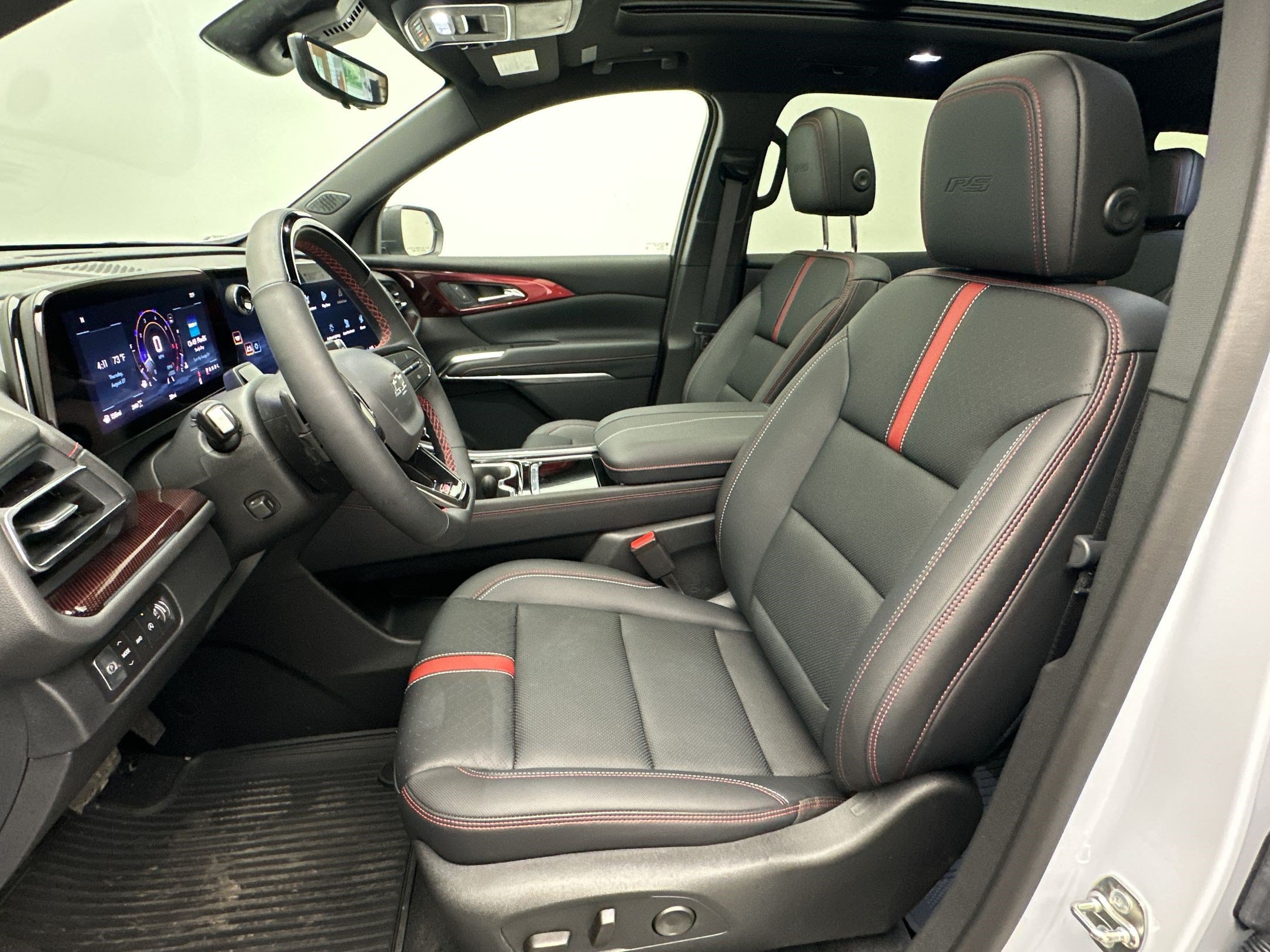 Certified 2026 Chevrolet Traverse RS AWD/4WD image 5
