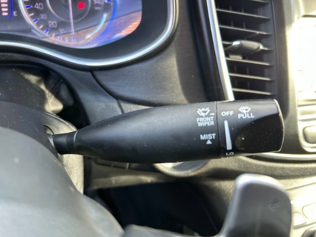 Used 2016 Chrysler 200 Limited image 21
