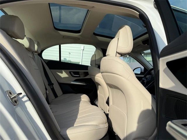 New 2025 Mercedes-Benz E 350 4MATIC Sedan image 6