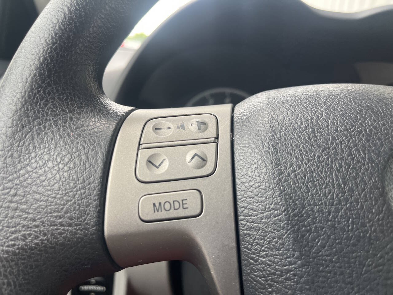 Used 2013 Toyota Corolla LE FWD image 28