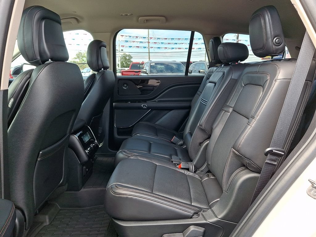 Used 2020 Lincoln Aviator Reserve w/ Elements Package Plus AWD/4WD image 10
