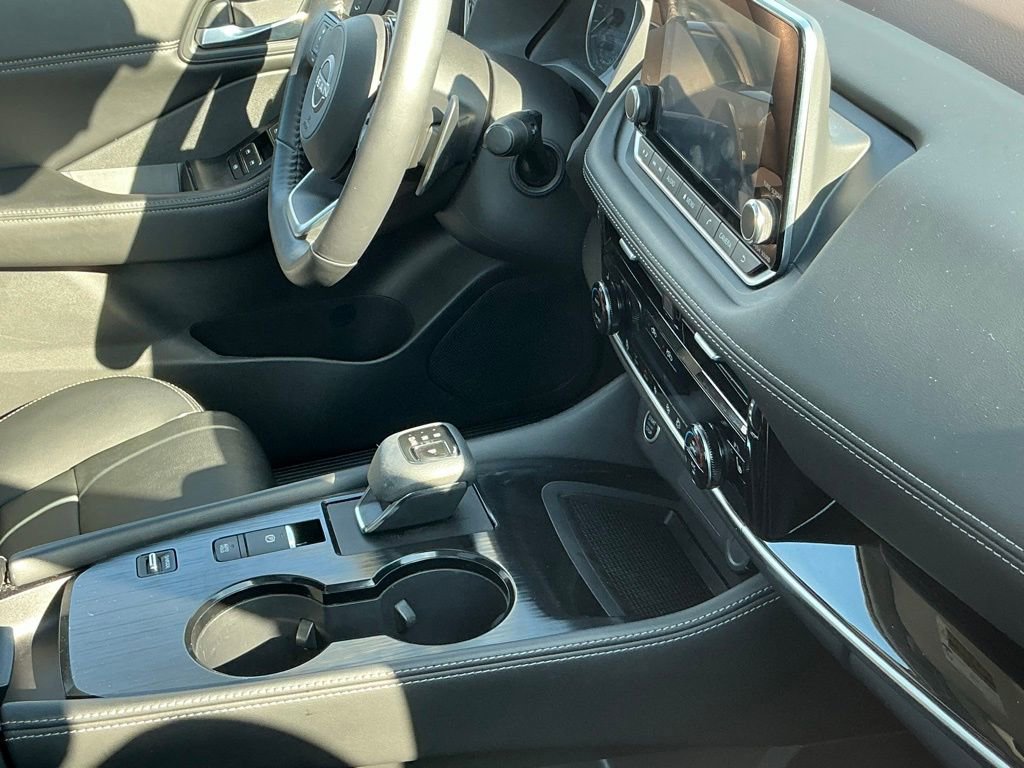 Used 2022 Nissan Rogue SL image 6