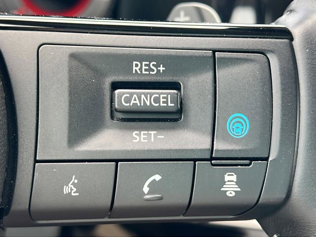 Used 2022 Nissan Pathfinder Platinum w/ Cargo Package FWD image 23