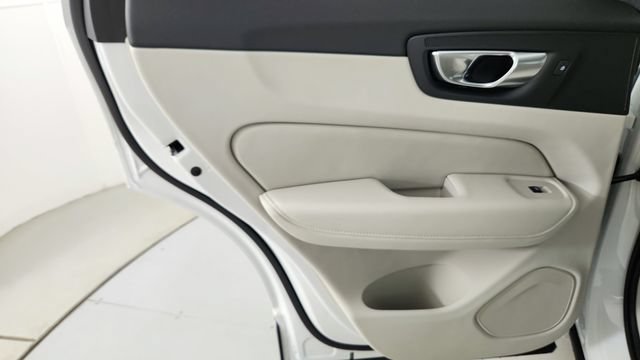 Certified 2025 Volvo XC60 B5 Ultra w/ Protection Package Premier AWD/4WD image 27