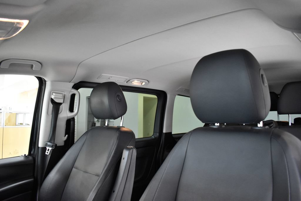 Used 2016 Mercedes-Benz Metris Passenger image 2