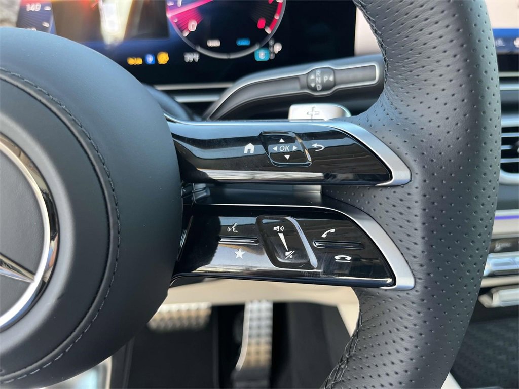 Used 2025 Mercedes-Benz GLS 450 4MATIC image 17