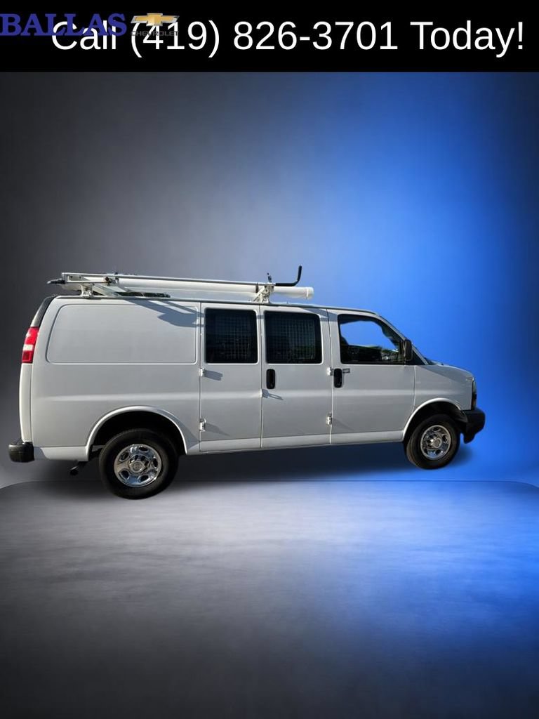 Used 2019 Chevrolet Express 2500 w/ Driver Convenience Package RWD image 3