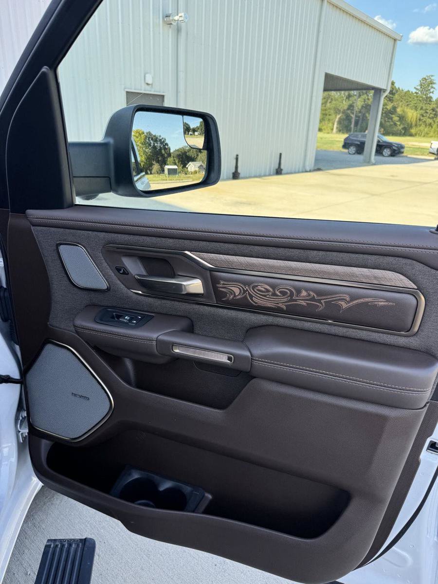 Used 2025 RAM 1500 Limited AWD/4WD image 19