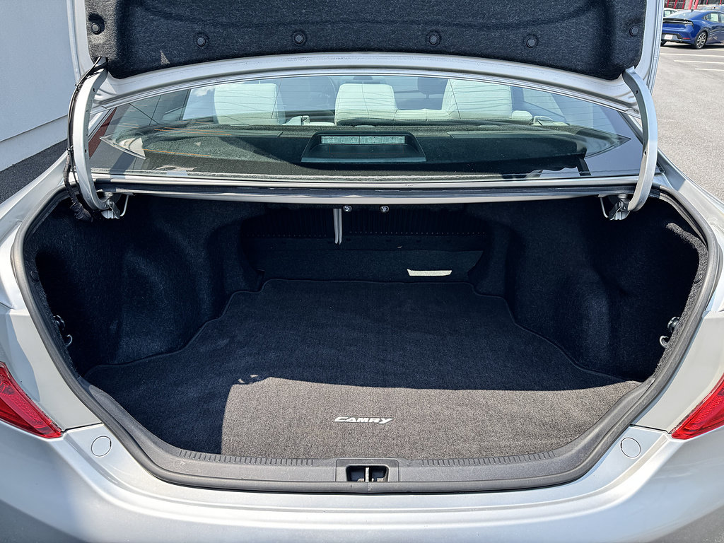 Used 2014 Toyota Camry XLE FWD image 9