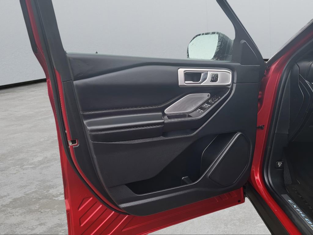Used 2020 Ford Explorer Platinum w/ Premium Technology Package image 15