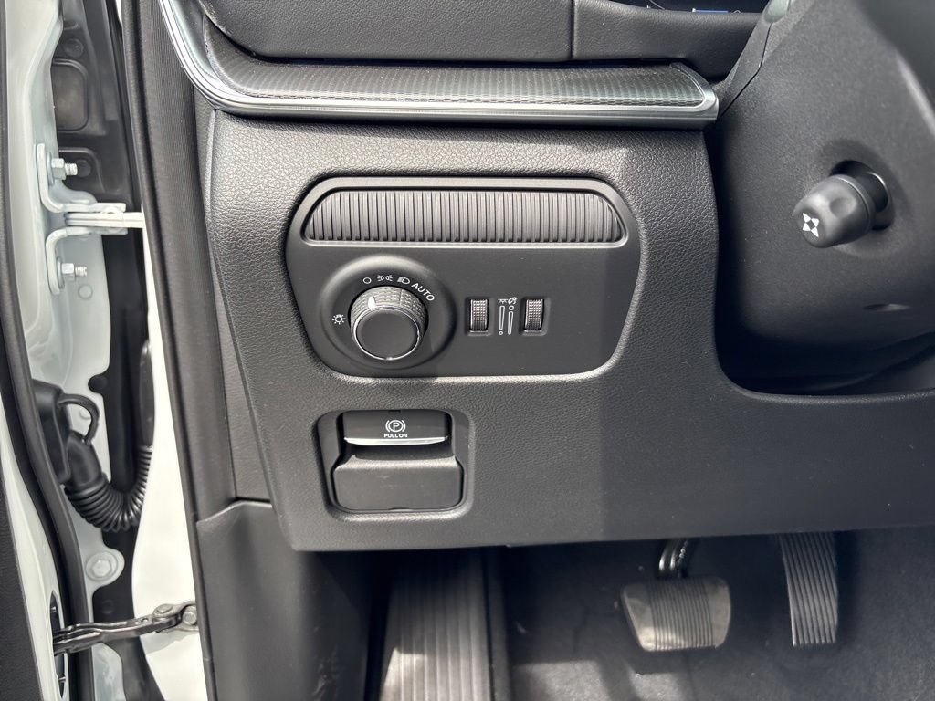 New 2026 Jeep Grand Wagoneer L Summit AWD/4WD image 16