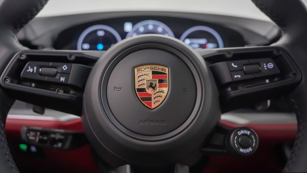 New 2025 Porsche Cayenne Coupe image 27