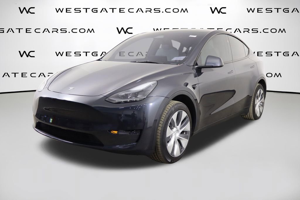 Used 2024 Tesla Model Y Long Range RWD image 1