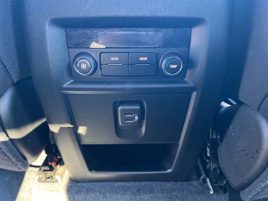 Used 2023 Chevrolet Traverse LT w/ Midnight/Sport Edition image 34