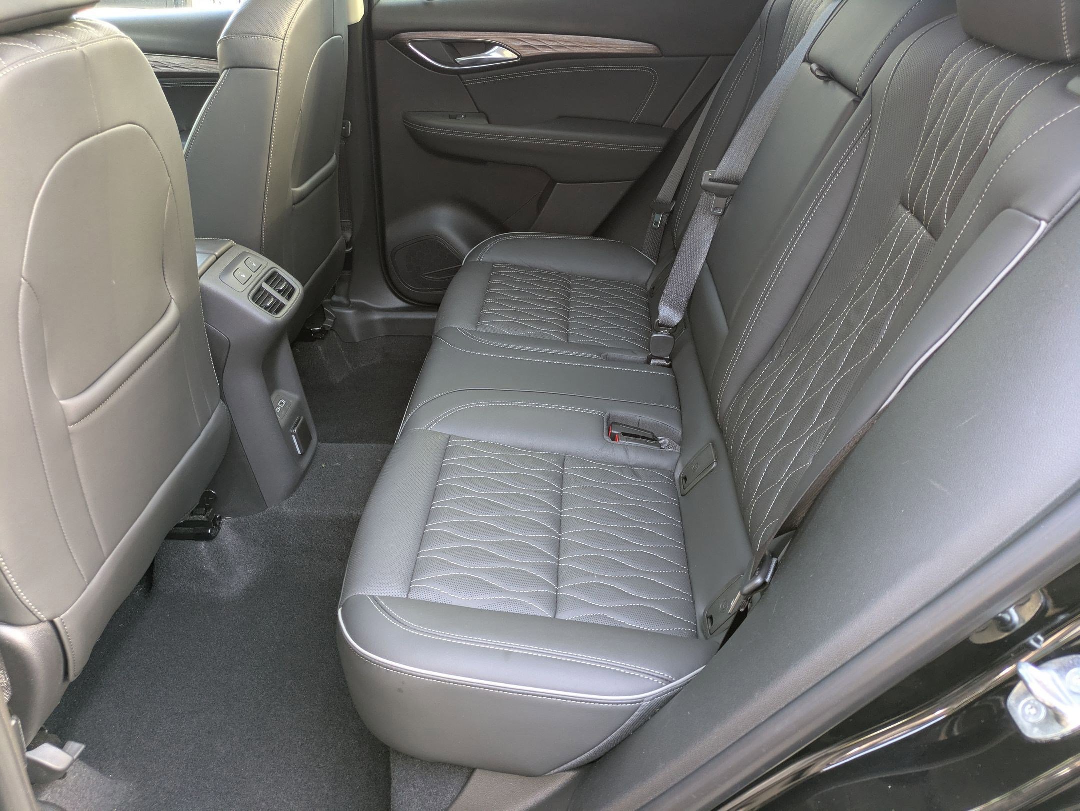 Used 2021 Buick Envision Avenir w/ Technology Package II image 20