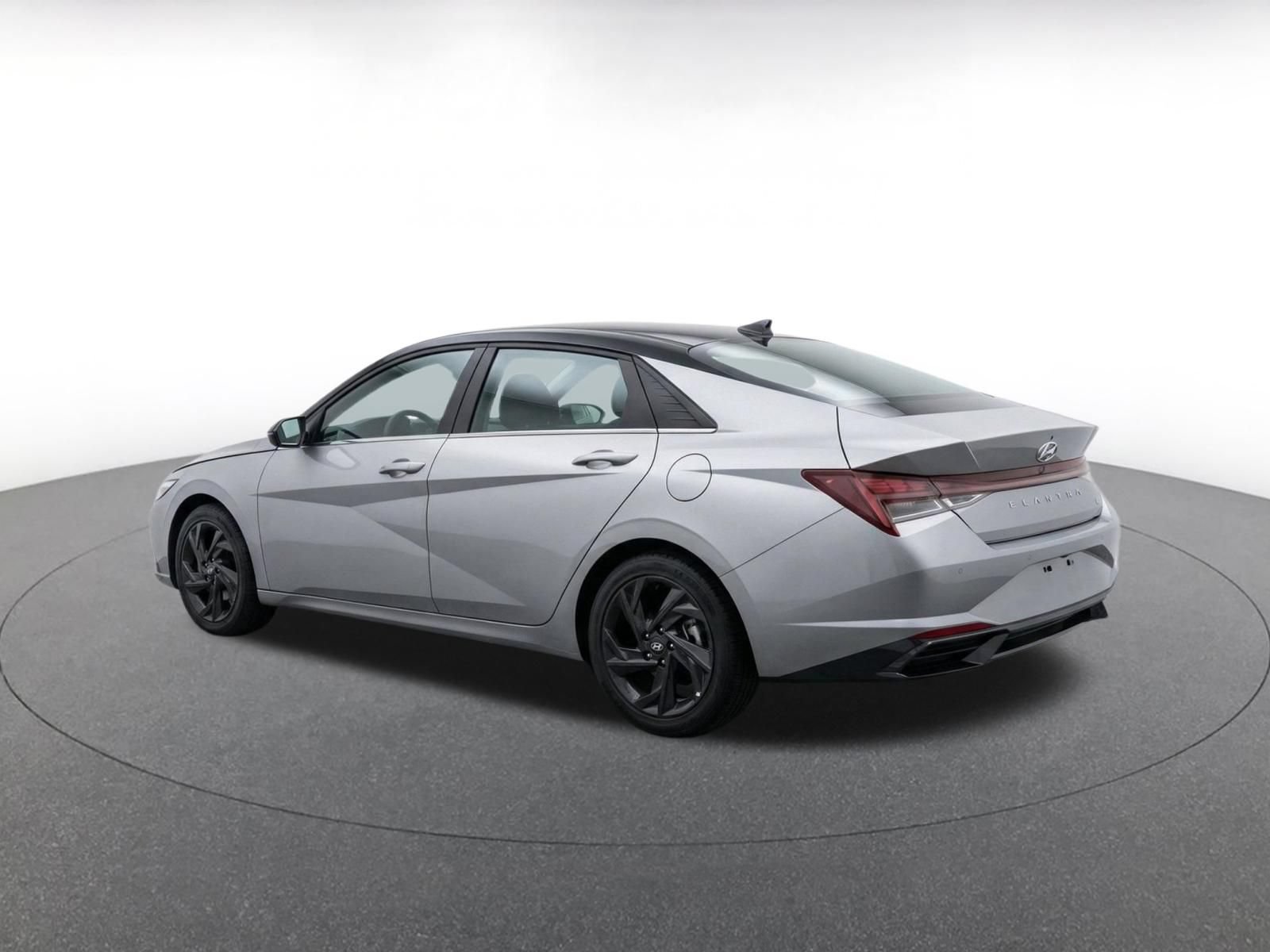 Used 2026 Hyundai Elantra Sport FWD image 7