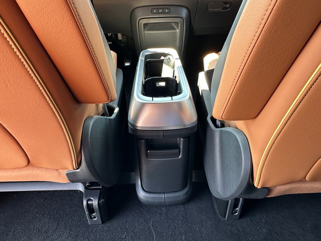 New 2025 Volkswagen ID. Buzz Pro S image 8