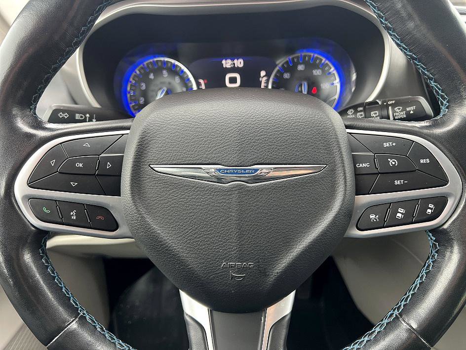 Used 2021 Chrysler Pacifica Touring-L image 21
