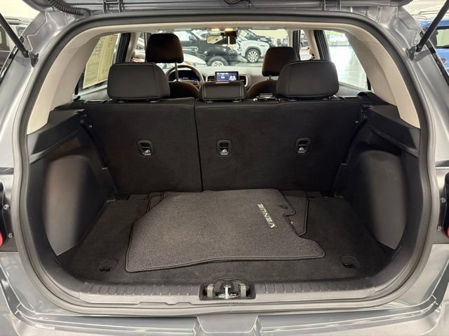 Used 2025 Hyundai Venue SEL FWD image 12