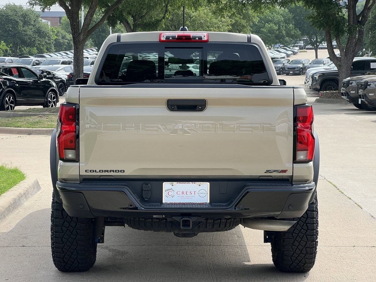 Used 2024 Chevrolet Colorado ZR2 w/ Technology Package AWD/4WD image 5