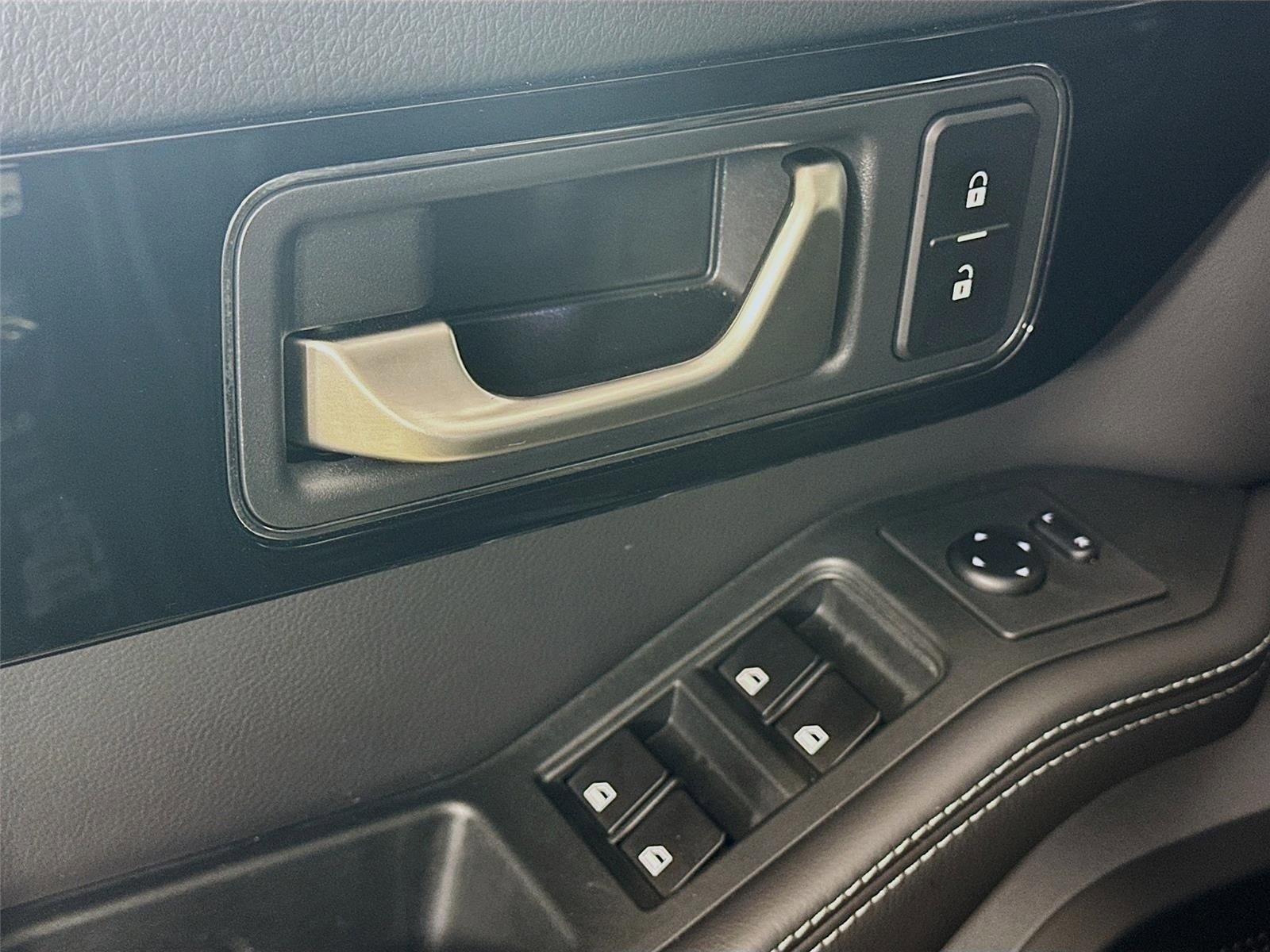 Used 2024 INEOS Grenadier Fieldmaster Edition image 18