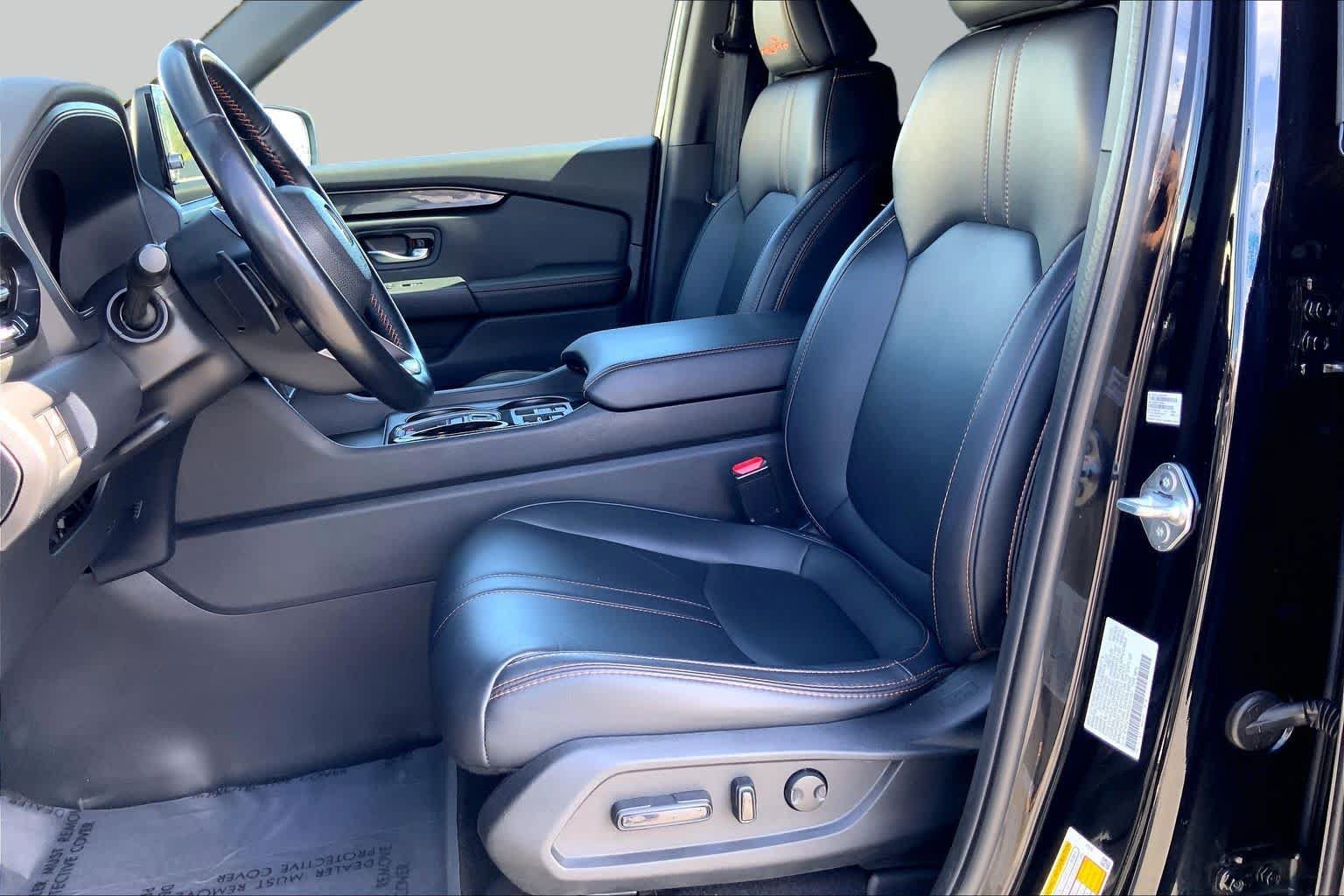 Used 2025 Honda Pilot TrailSport image 7