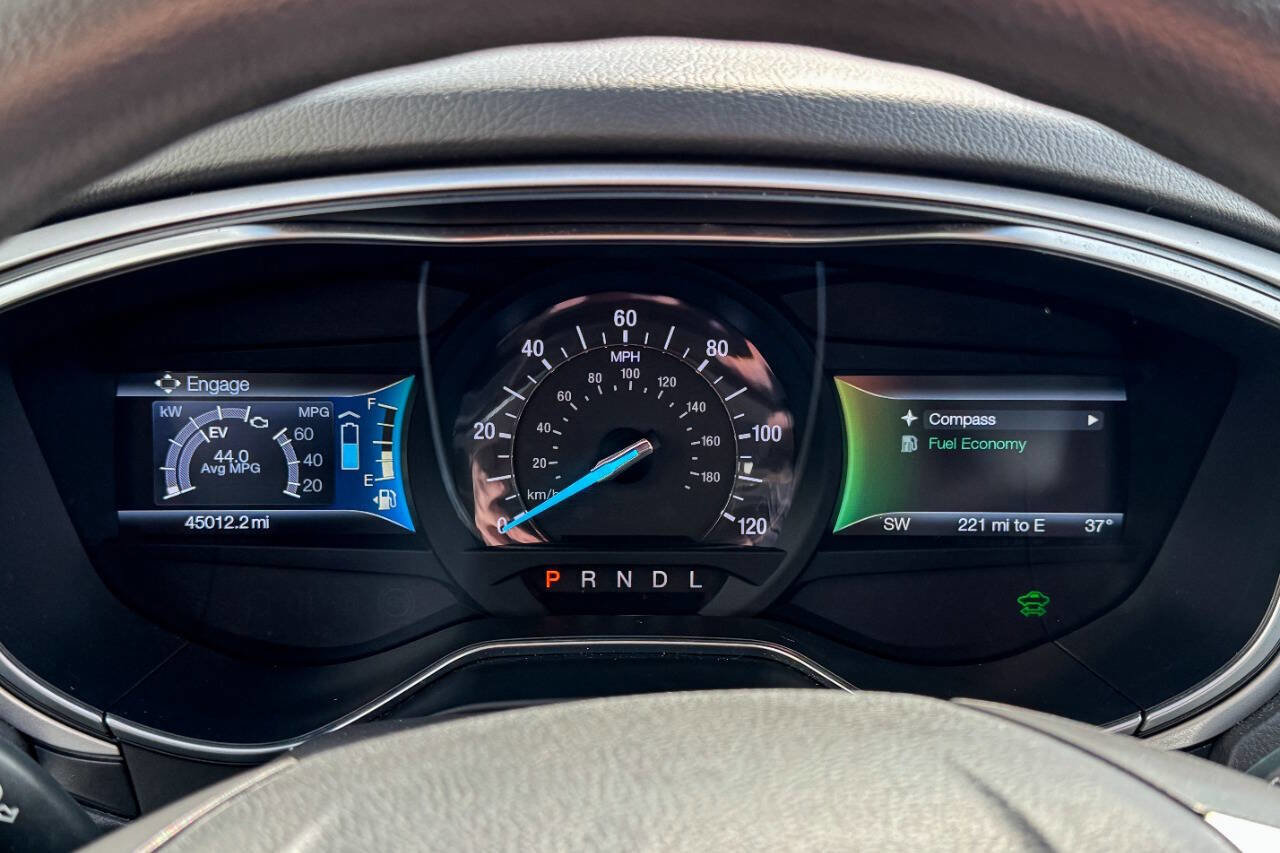 Used 2015 Ford Fusion SE image 26