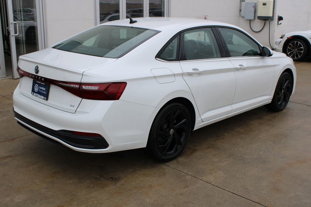 Certified 2025 Volkswagen Jetta SE w/ Black Wheel Package FWD image 6