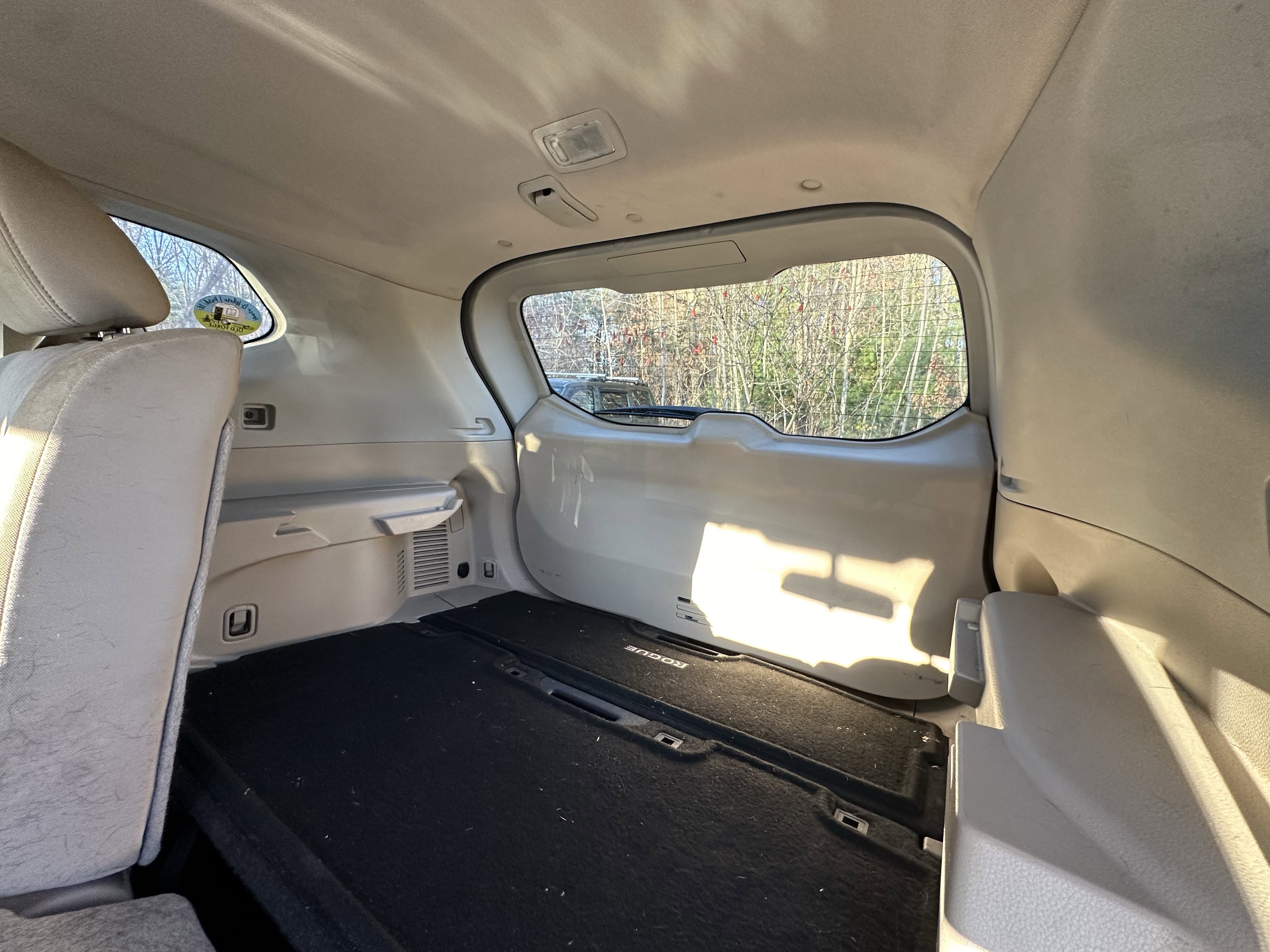 Used 2018 Nissan Rogue SV w/ Premium Package image 25