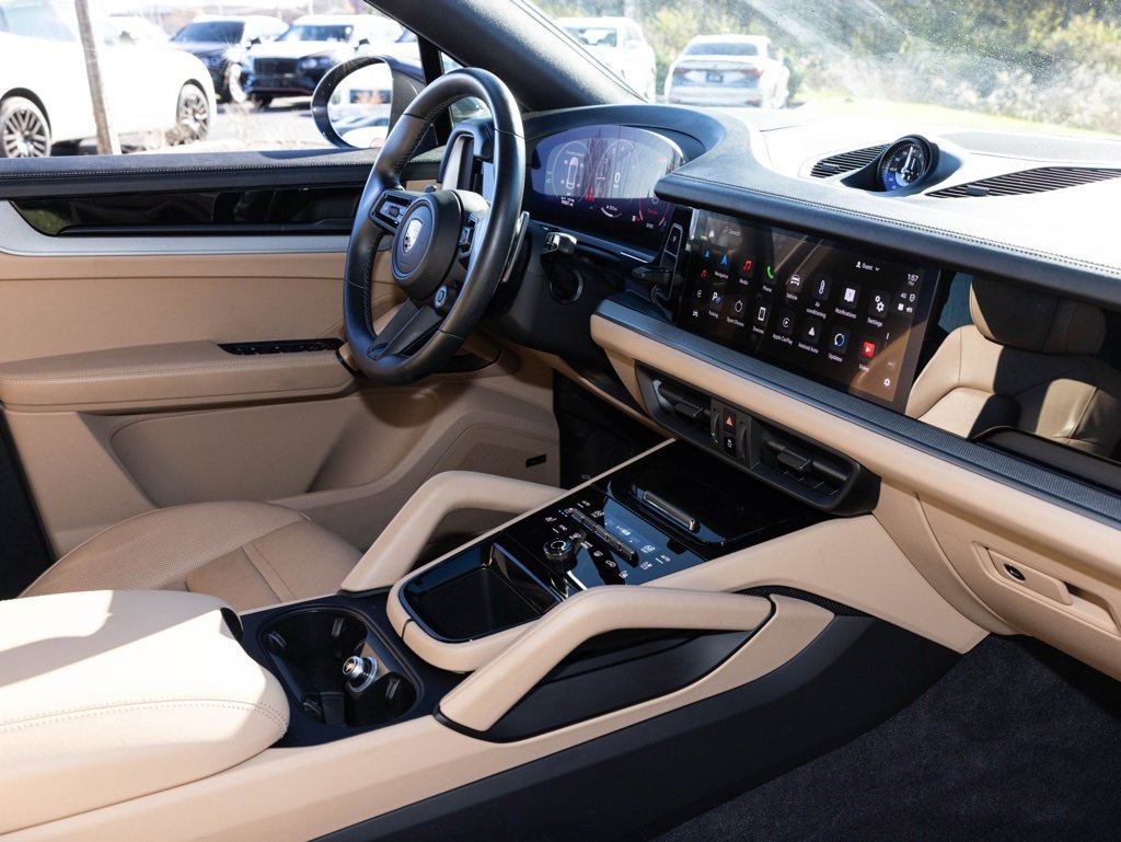 Used 2024 Porsche Cayenne Coupe image 65