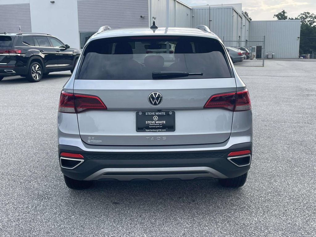 Certified 2023 Volkswagen Taos SE FWD image 7