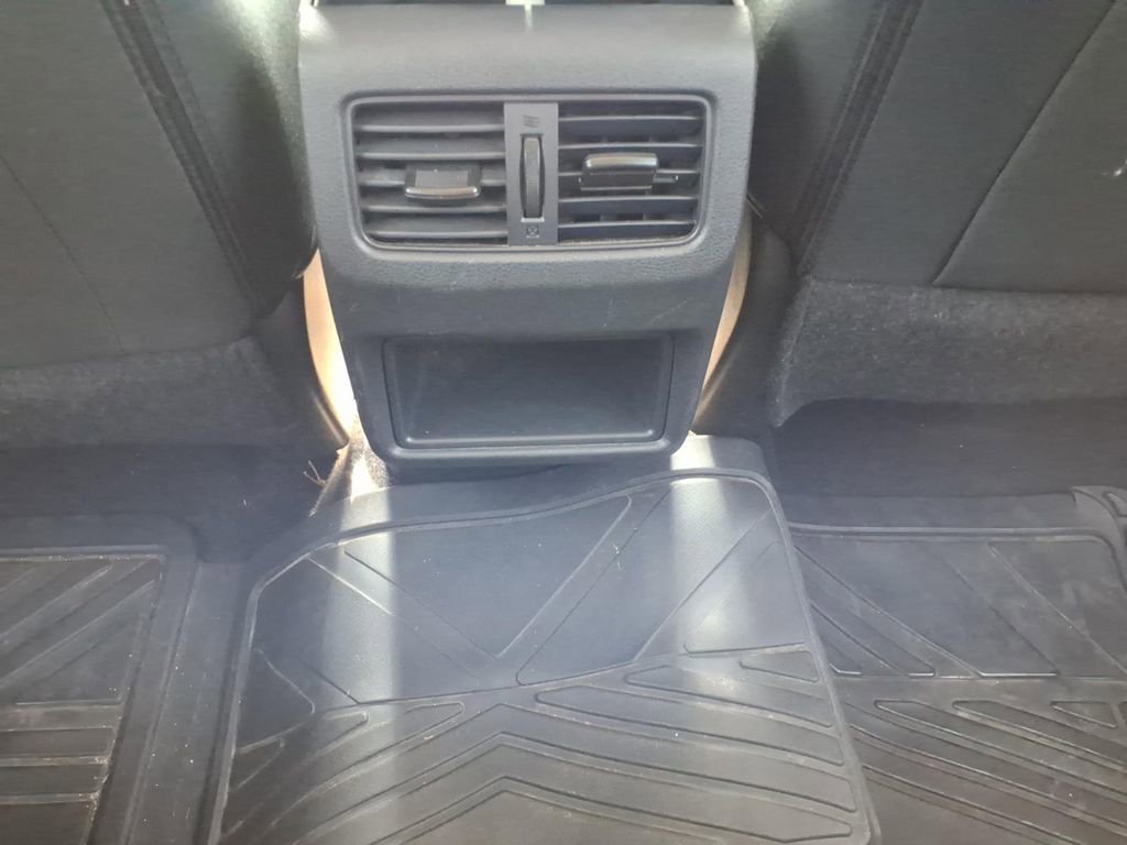 Used 2023 Nissan Rogue S image 13