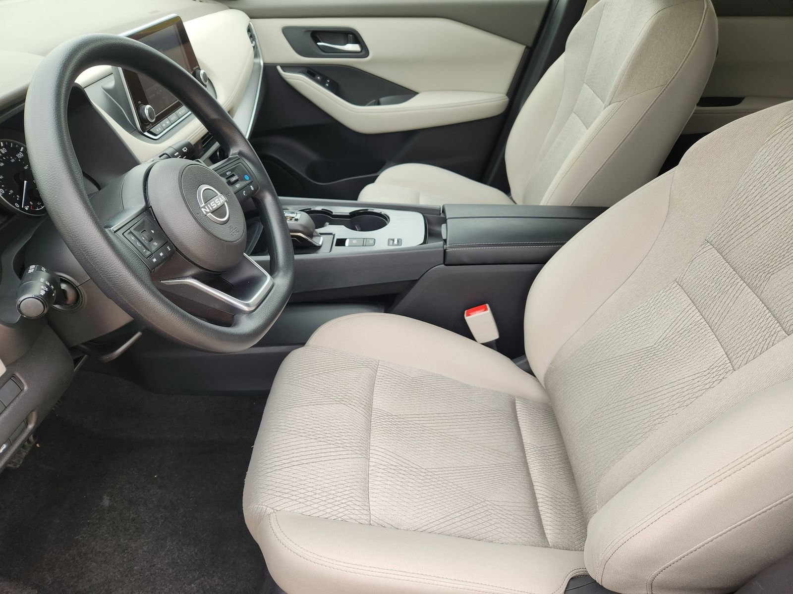 Used 2024 Nissan Rogue SV FWD image 16