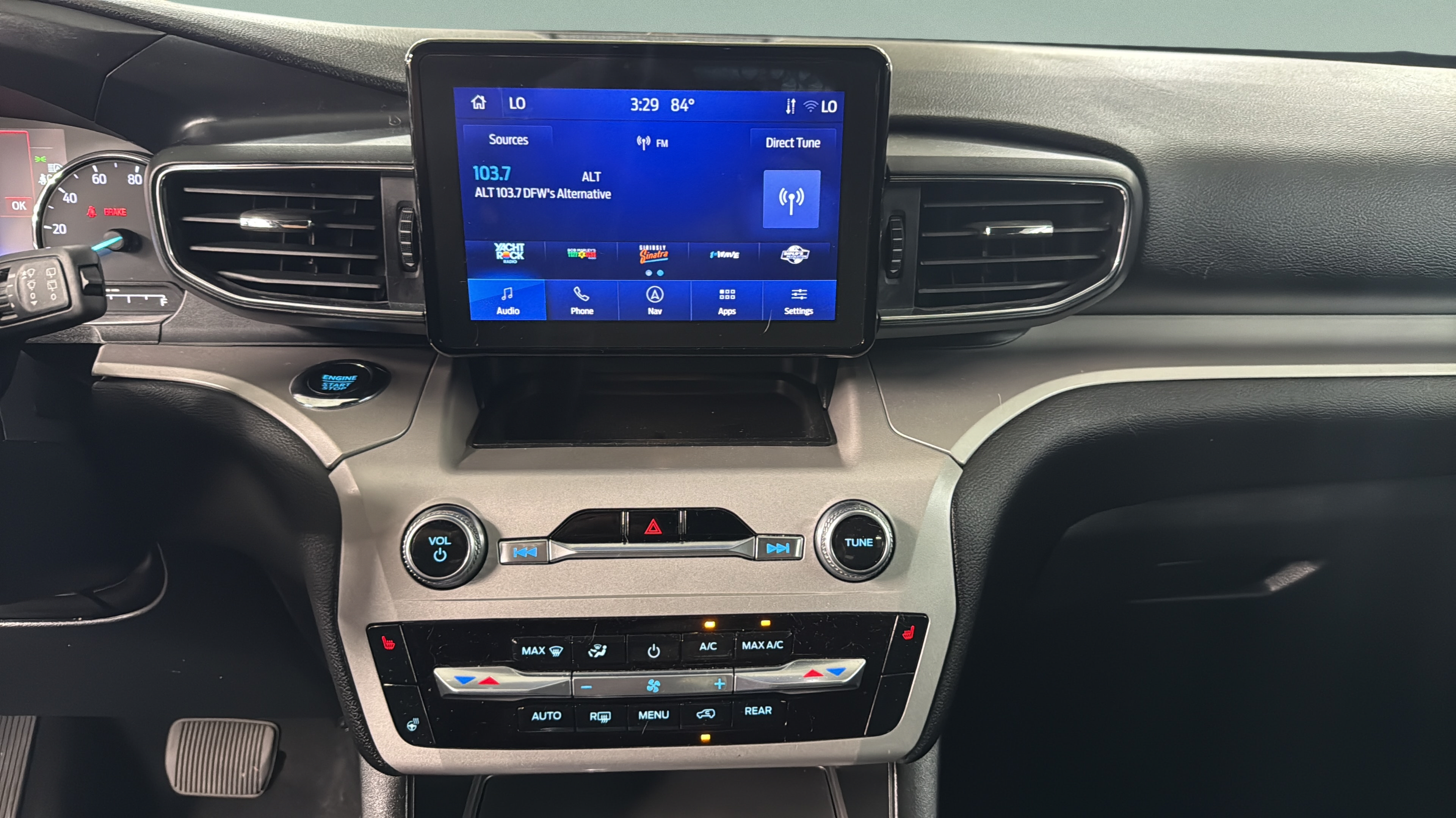 Used 2023 Ford Explorer XLT w/ Equipment Group 202A RWD image 17