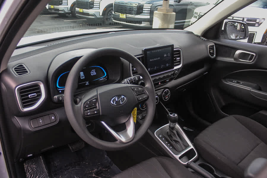 Certified 2026 Hyundai Venue SE FWD image 22
