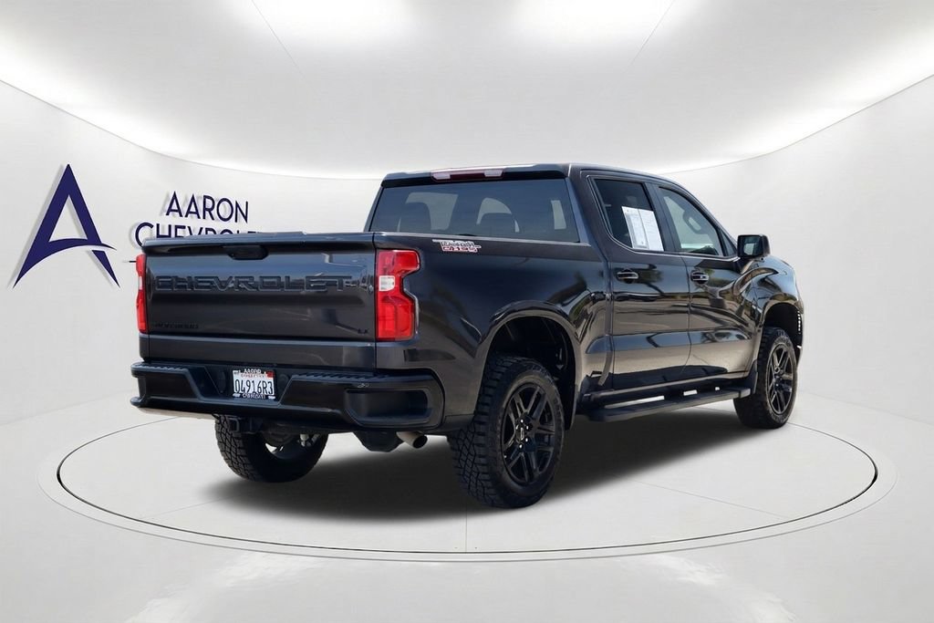 Used 2023 Chevrolet Silverado 1500 LT Trail Boss w/ LPO, Dark Essentials Package AWD/4WD image 4