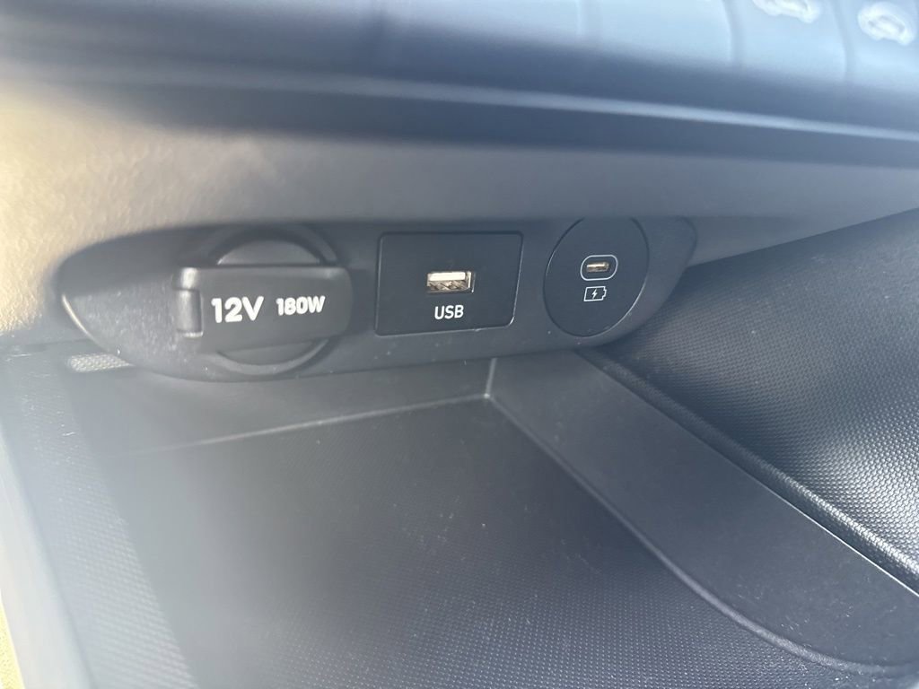 Used 2024 Hyundai Elantra SEL image 24