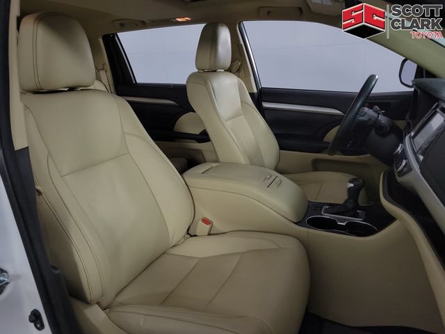 Used 2017 Toyota Highlander XLE AWD/4WD image 14