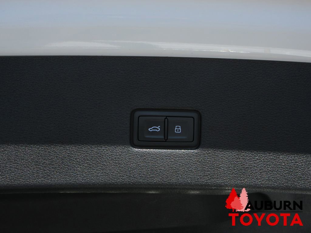 Used 2022 Audi Q8 Premium Plus image 7