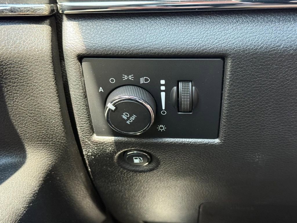 Used 2020 Jeep Grand Cherokee Limited X AWD/4WD image 22