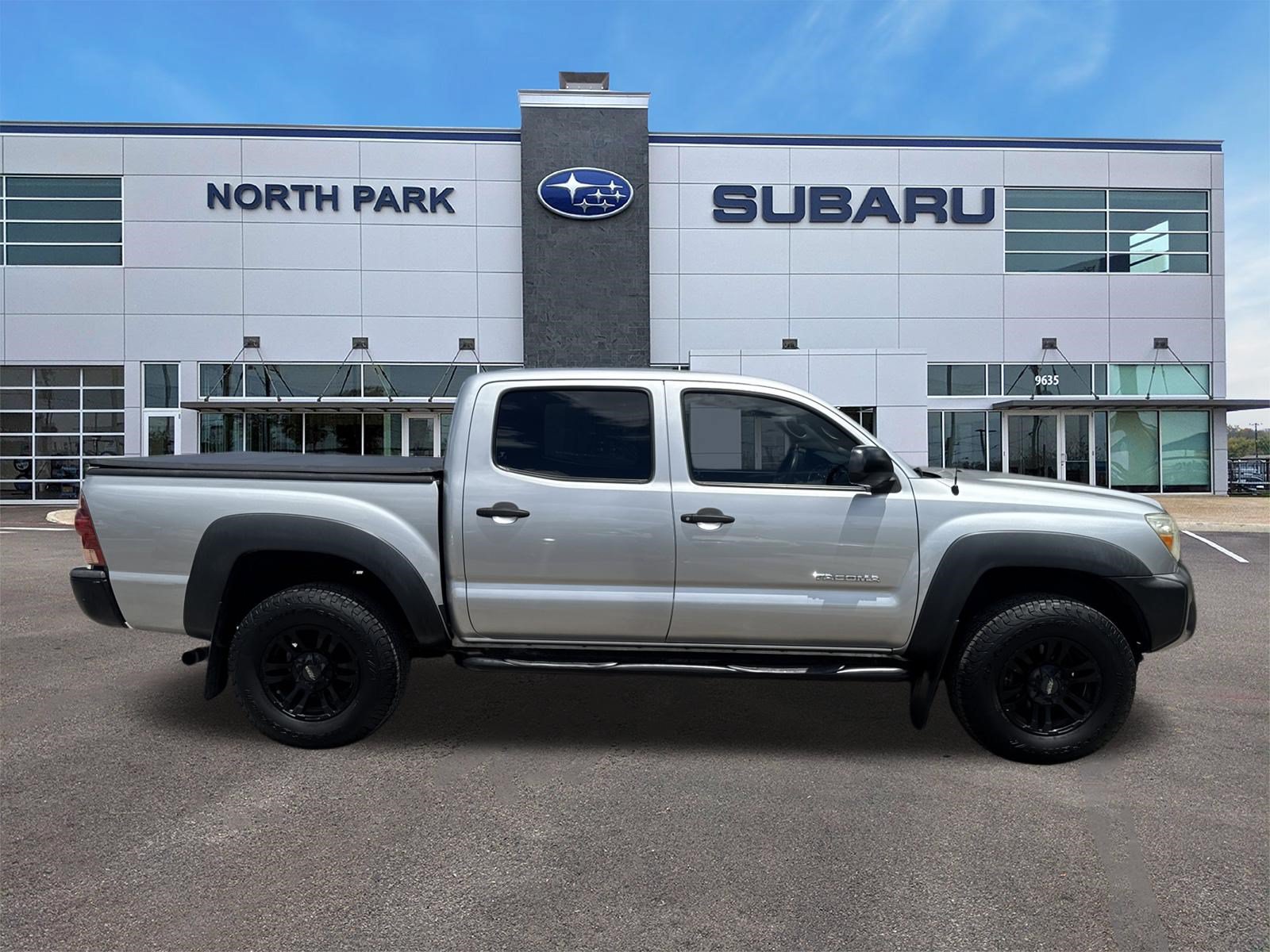 Used 2012 Toyota Tacoma PreRunner RWD image 2
