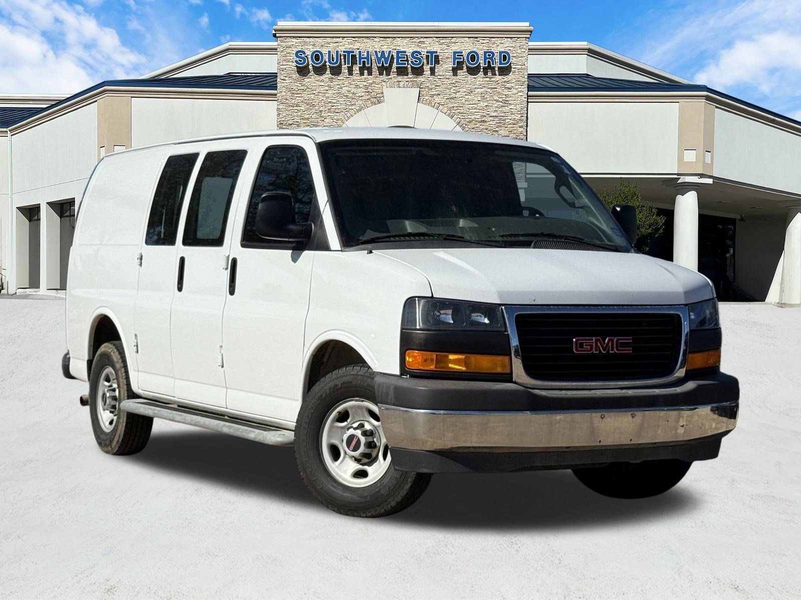 Used 2017 GMC Savana 2500 image 1