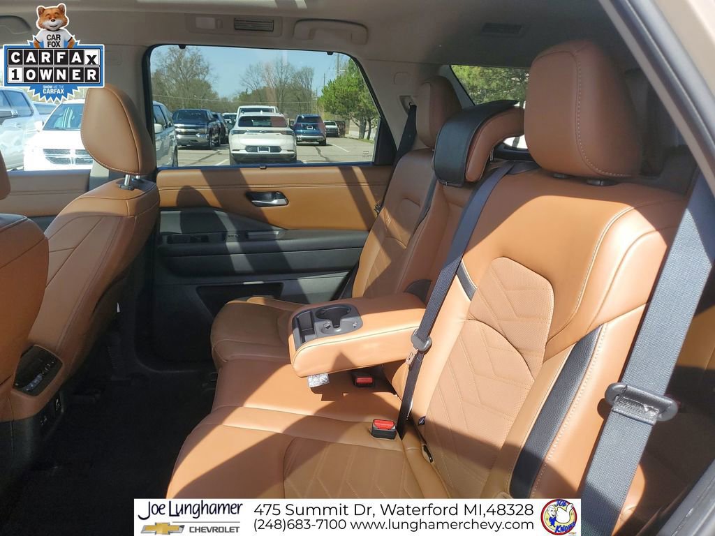 Used 2024 Nissan Pathfinder Platinum w/ Cargo Package AWD/4WD image 28