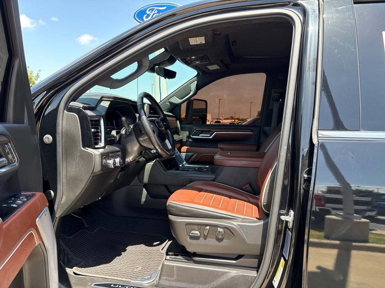 Used 2024 GMC Sierra 2500 Denali Ultimate AWD/4WD image 15